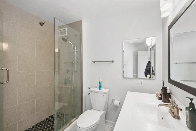 Building Photo - 401 E Ontario St