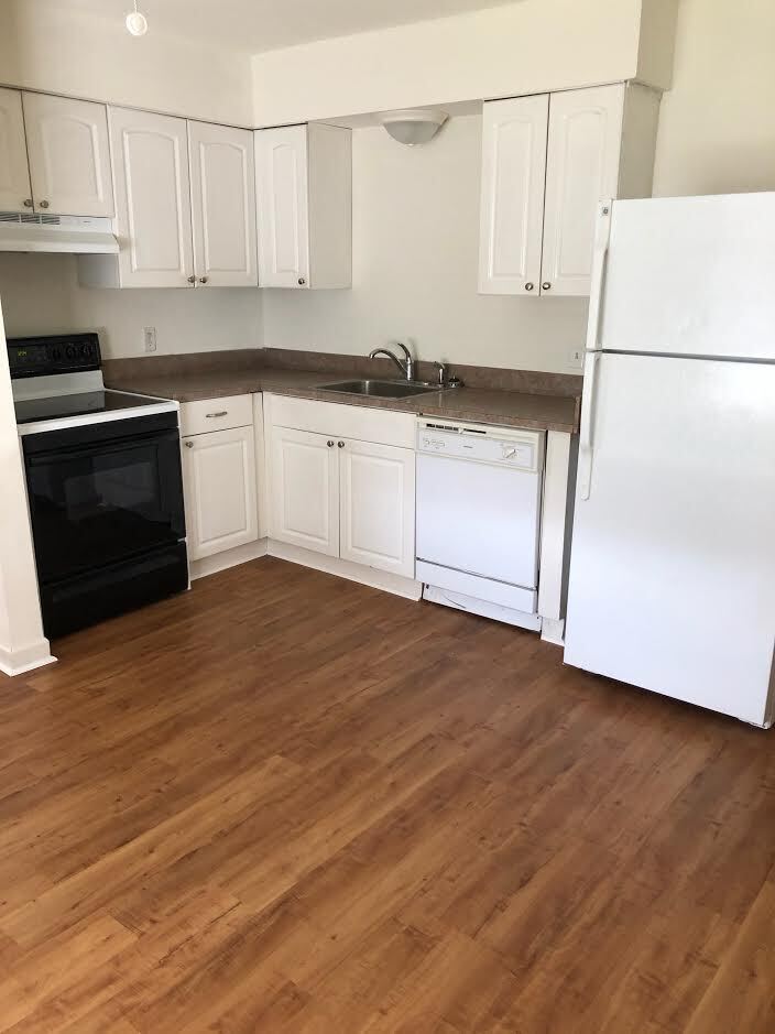 Building Photo - 3713 E Loyola Dr