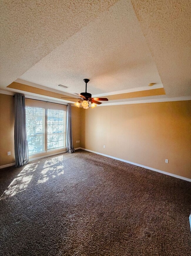 Building Photo - 4697 Lovegrass Ln