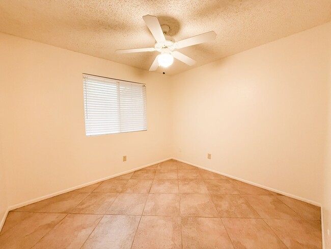 Building Photo - 3-Bedroom Gilbert Home with Tile Floors & ...