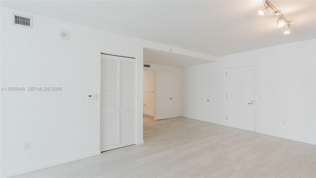 Building Photo - 31 SE 6th St