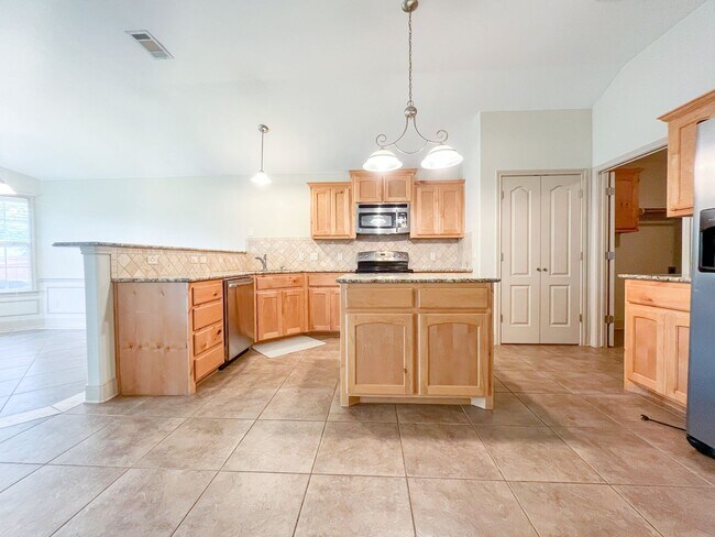 Building Photo - 6000 Boxelder Trail