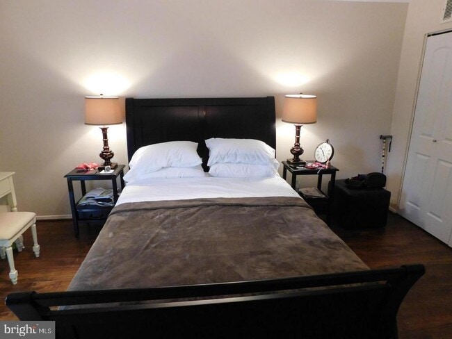 Building Photo - 6147 Leesburg Pike