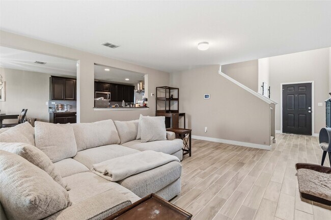 Building Photo - 12045 Silver Lining