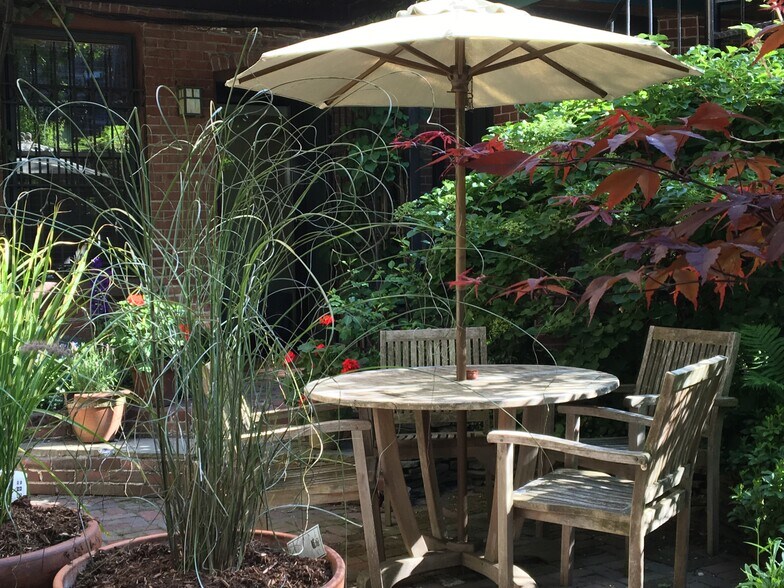 Building Photo - 72 Montgomery St