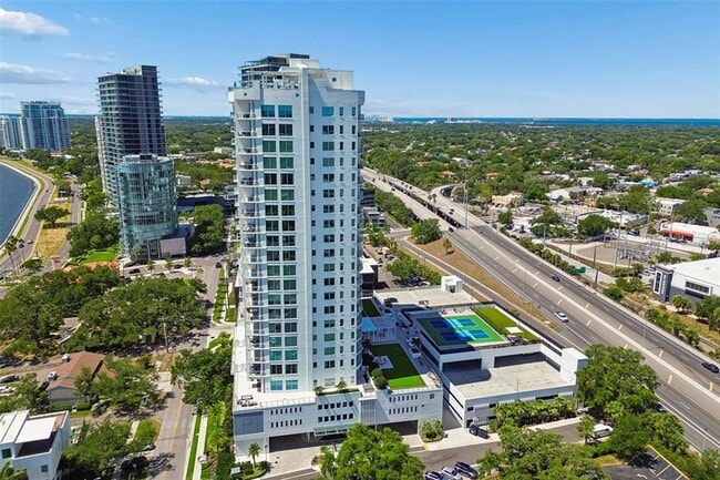 Building Photo - 2910 W Barcelona St