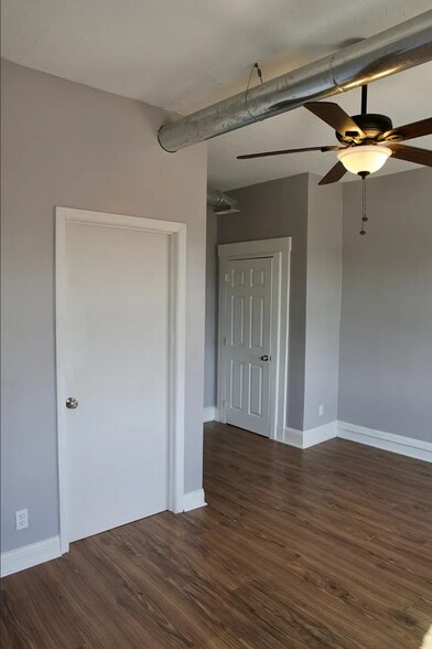 Building Photo - 308 W McMicken Ave