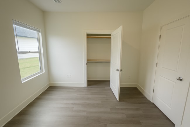 Building Photo - 5203/05 S Chase Cir