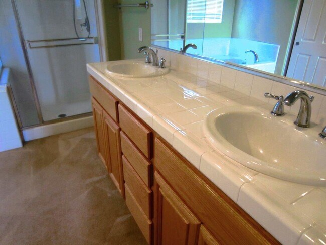 Building Photo - 3475 High Point Pl