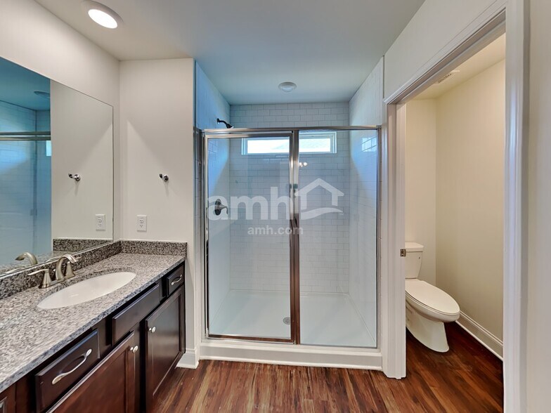 Building Photo - 885 Headland Wy