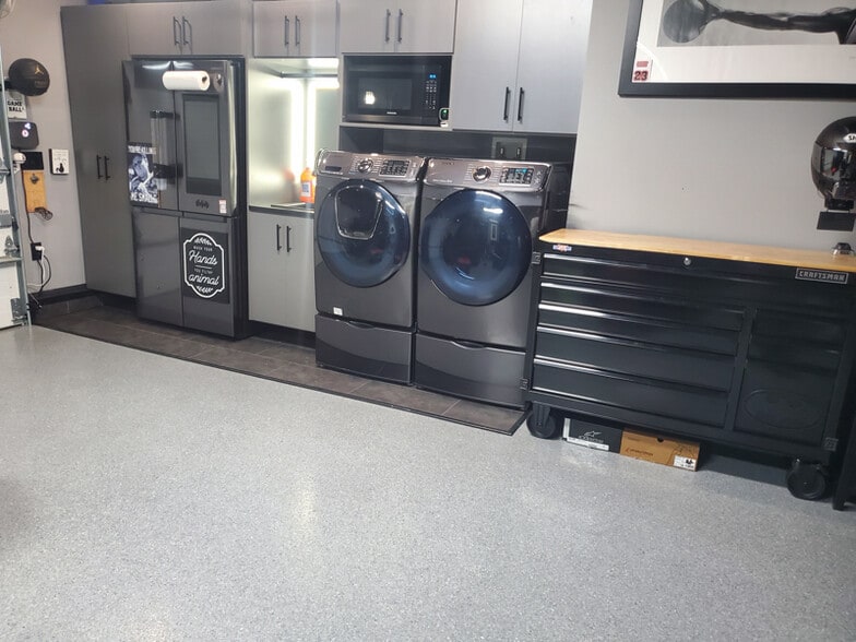 Building Photo - 22956 Scribner Dr