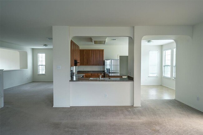 Building Photo - 612 Dark Tree Ln