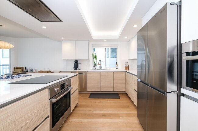 Building Photo - LUXURY WATER-VIEW CONDO FOR RENT- FULLY RENOVATED- WEST SEATTLE/ALKI