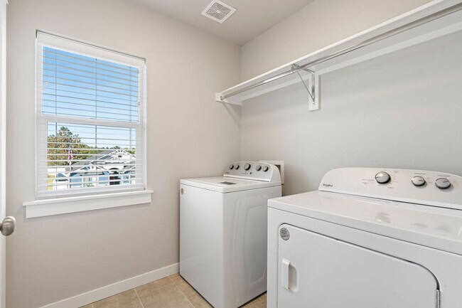 Building Photo - GORGEOUS Duplex in Payette w/3 Bedrooms & 2.5 Baths