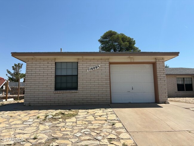 Primary Photo - 11629-11629 Soberana Ln