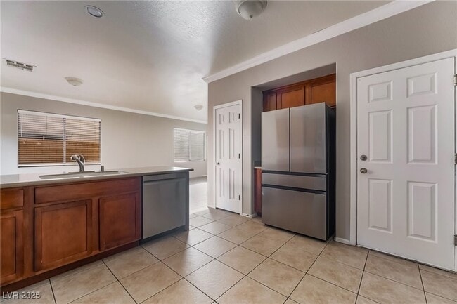 Building Photo - 9014 Salvatore St