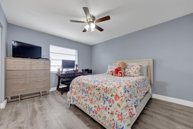 Building Photo - 21866 Cypress Cir