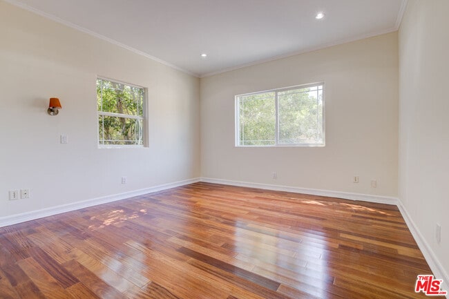 Building Photo - 12219 Darlington Ave