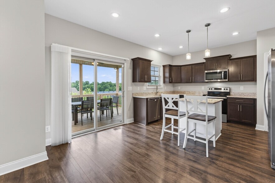 Building Photo - 792 Crestone Ln