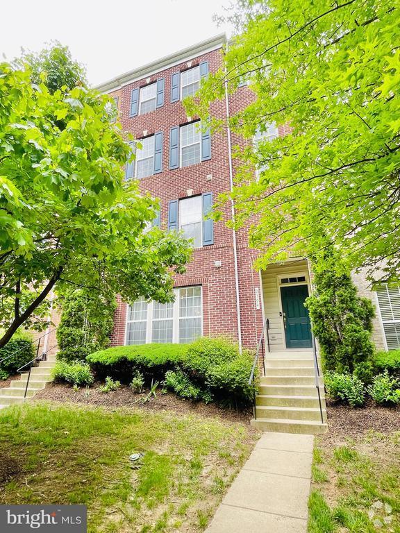Building Photo - 2304 Margraf Cir