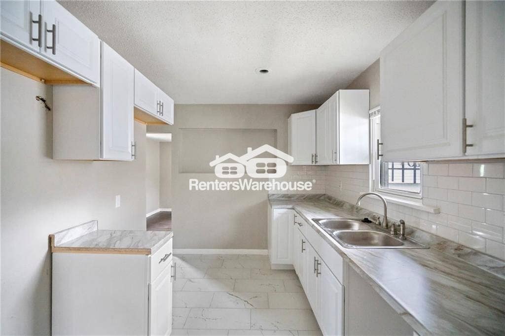 Building Photo - 3408 Mersington Ave