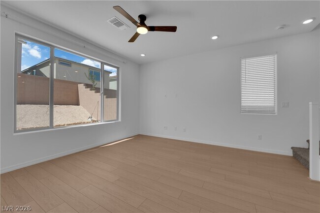 Building Photo - 10227 Estancia Hl St