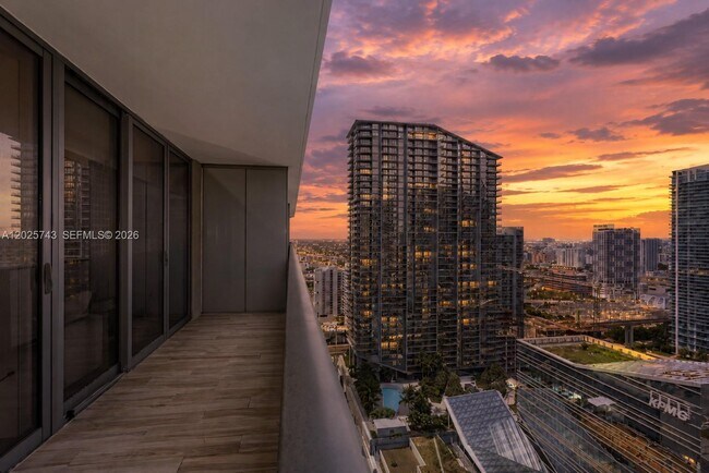 Building Photo - 801 S Miami Ave