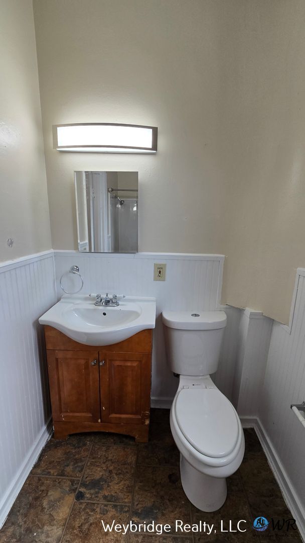 Building Photo - Bright & Spacious 3-Bedroom Home with Dining Room & Off-Street Parking -Mt. Healthy