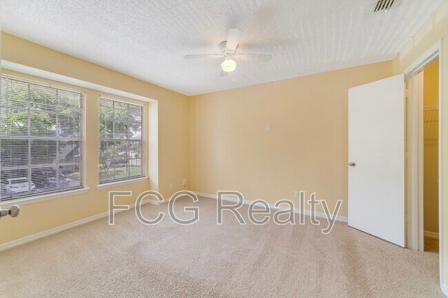 Building Photo - 6052 Westgate Dr