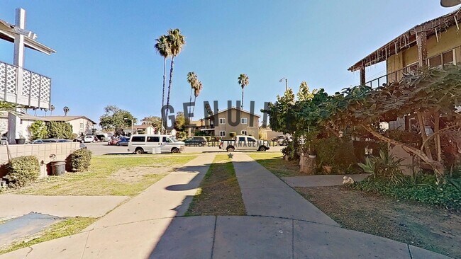 Building Photo - Cameo Ln Four-Plex