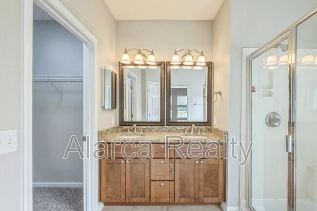 Building Photo - 1408 Crestgate Dr