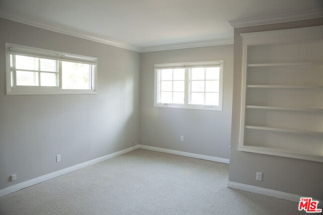 Building Photo - 4519 Van Noord Ave