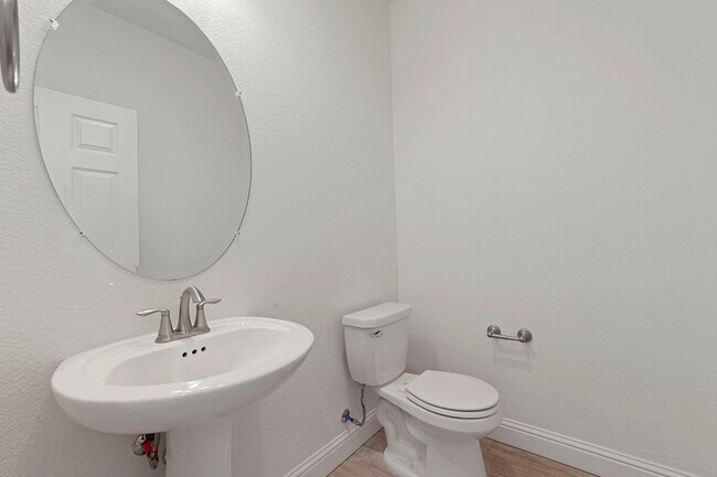 Building Photo - 3012 Salonie Ct