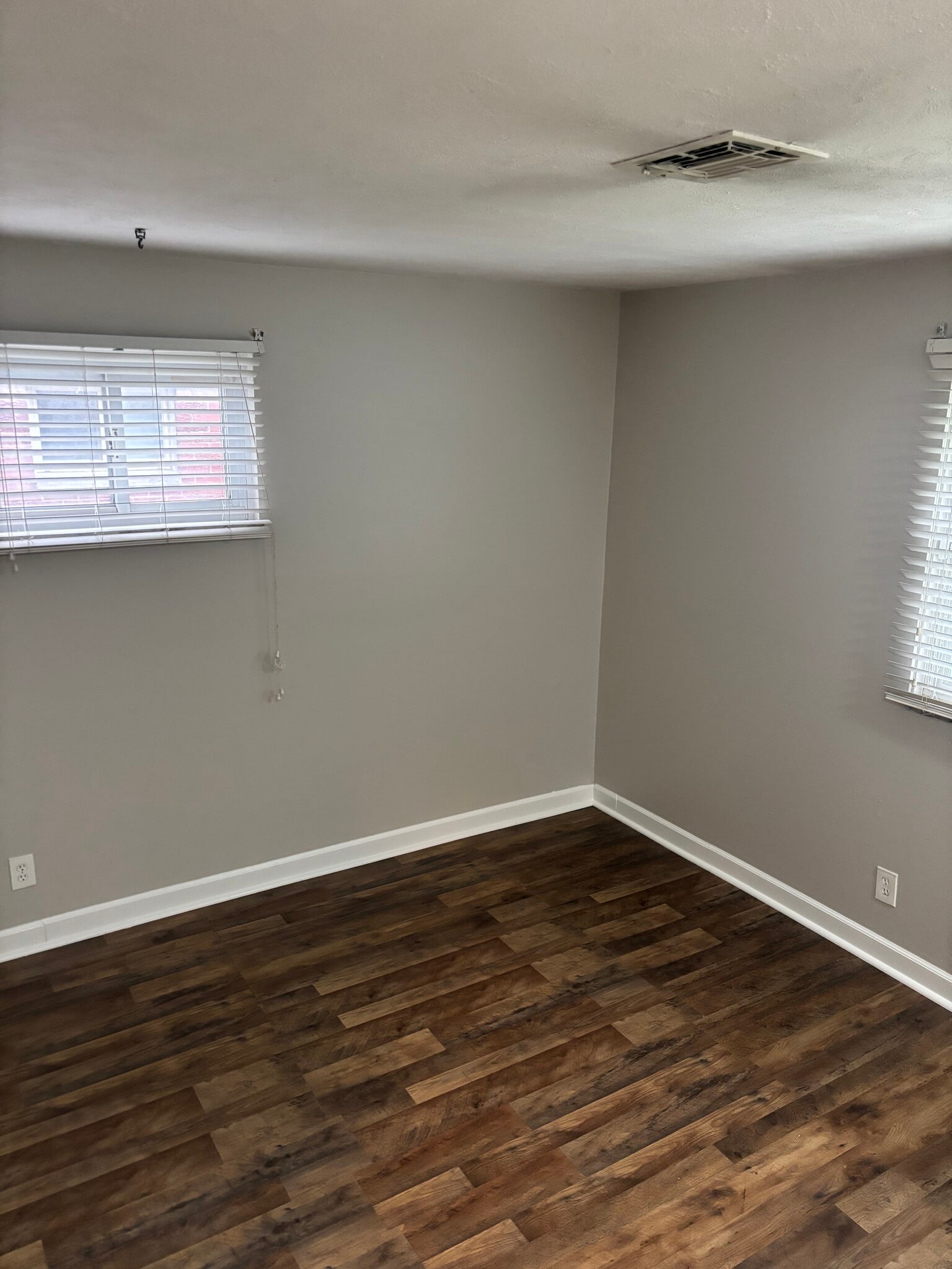 Building Photo - 1602 Vilardo Ln