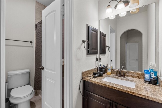 Building Photo - 1636 Longwood Glen Ln