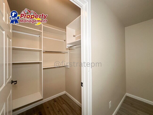 Building Photo - 10042 W Garverdale Ln