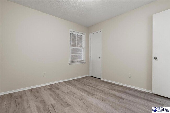 Building Photo - 319 Revell Dr