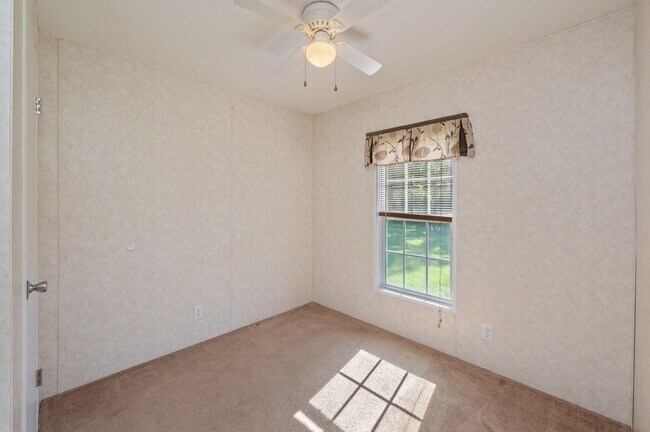 Building Photo - 2295 Bermuda Ln