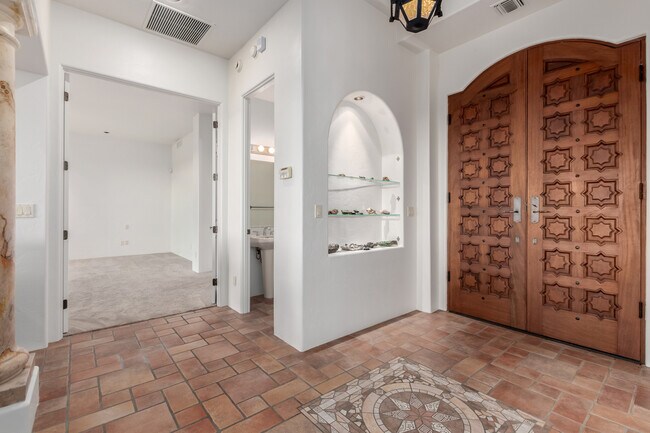 Catalina Foothills 4 bedroom 4 bath Home located in prestigious Canyon Ridge. 270-degree VIEWS! - 4667 N Rocky Crest Plz