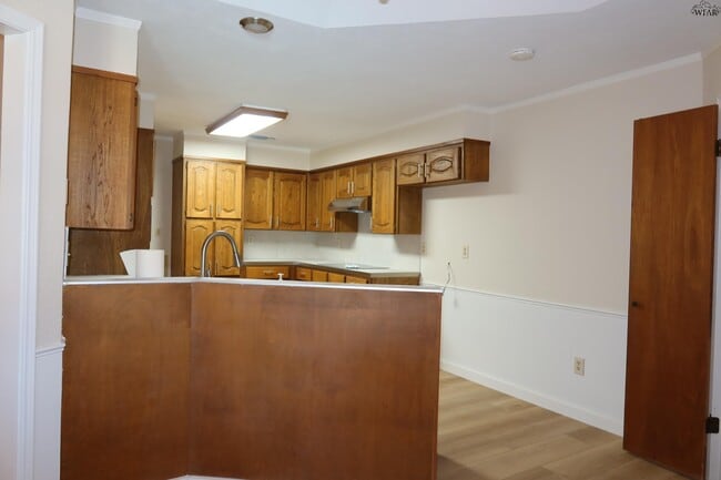 Building Photo - 4819 Royal Oak St