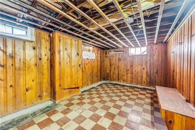 Building Photo - 15102 Edgewood Ave