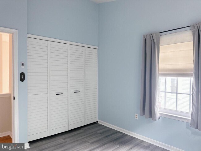 Building Photo - 15427 Beachwater Ct