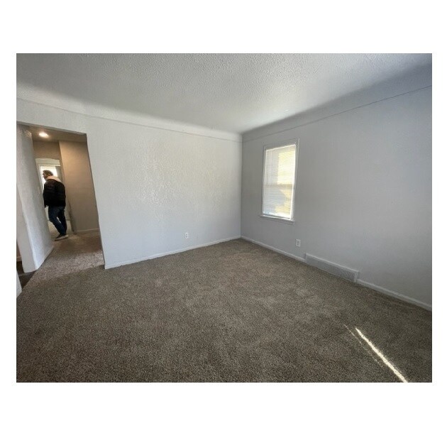 Building Photo - 14100 E State Fair Ave