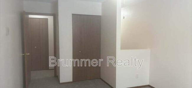 Building Photo - 305 Waters Edge Dr