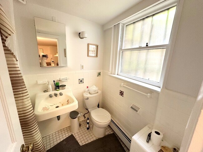 Building Photo - 85 Revere St