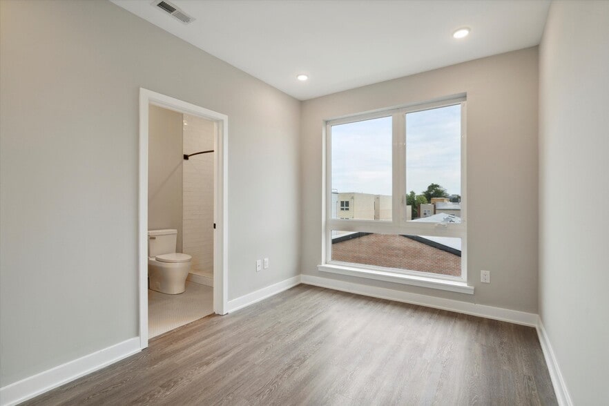 Building Photo - 1841 N Gratz St