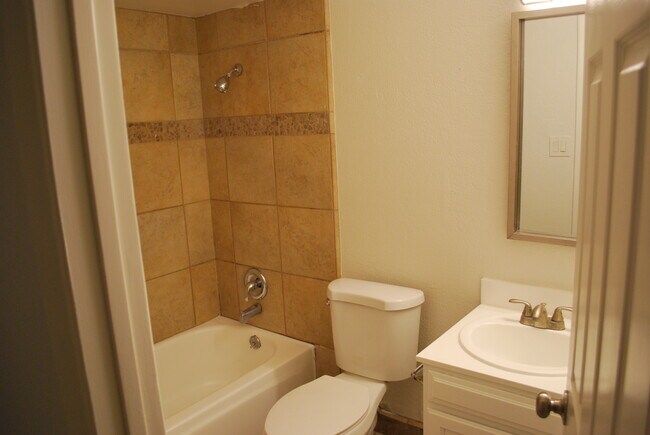 Building Photo - 2057 W Village Dr