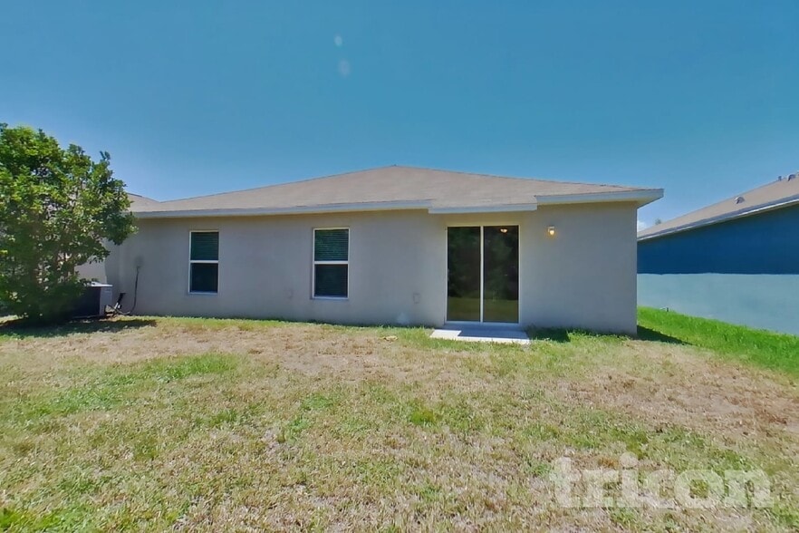 Building Photo - 1724 Broad Winged Hawk Dr