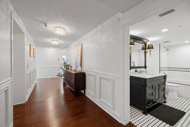 Building Photo - 3301 Bayshore Blvd