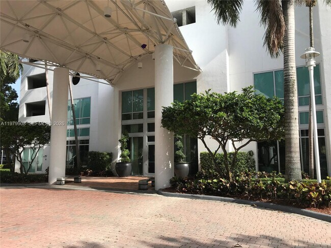 Building Photo - 7900 Harbor Island Dr